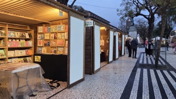 Imagem de Mau tempo alterar o programa da Feira do Livro (vídeo)