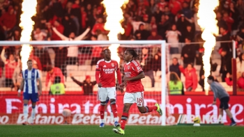 Imagem de Substituições de Mourinho dão empate ao Benfica