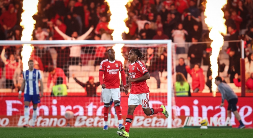 Imagem de Substituições de Mourinho dão empate ao Benfica