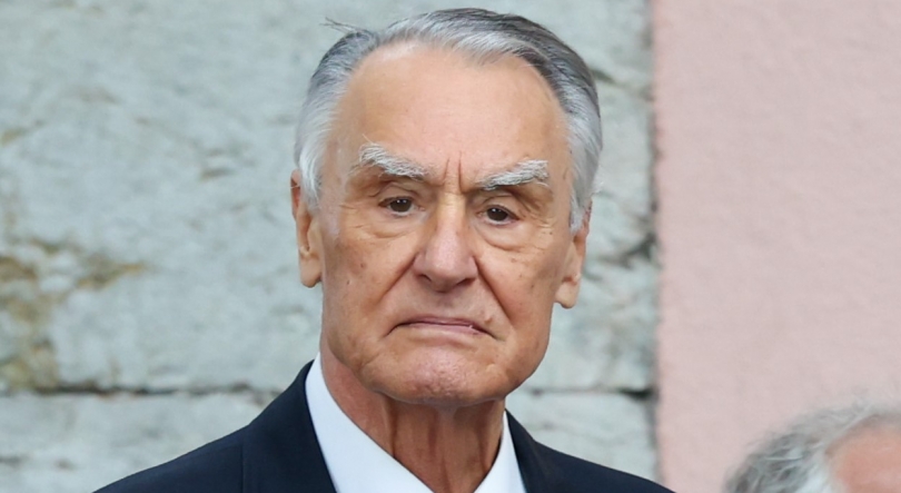 Imagem de Cavaco Silva condecorado com a nova Ordem Europeia do Mérito