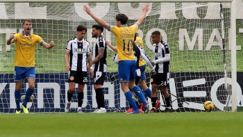 Imagem de Nacional perde em casa com o Estoril