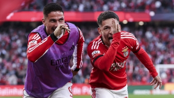 Imagem de Benfica vence Vitória e ‘rouba’ o 2.º lugar ao Sporting