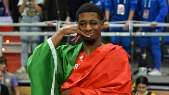 Imagem de Gerson Baldé campeão com recorde nacional do salto em comprimento