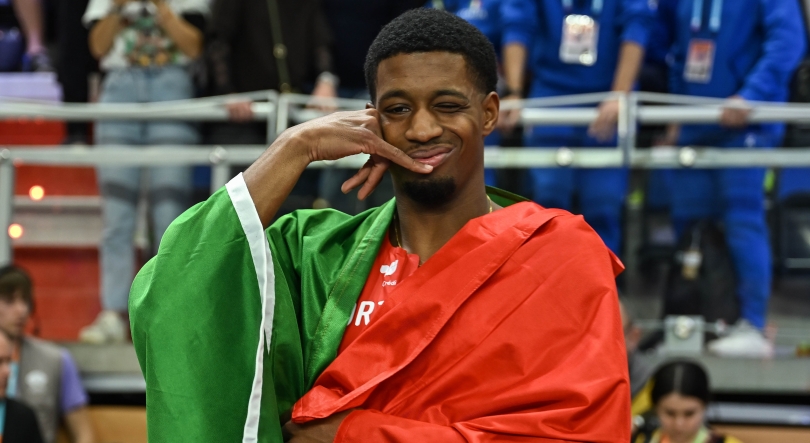 Imagem de Gerson Baldé campeão com recorde nacional do salto em comprimento