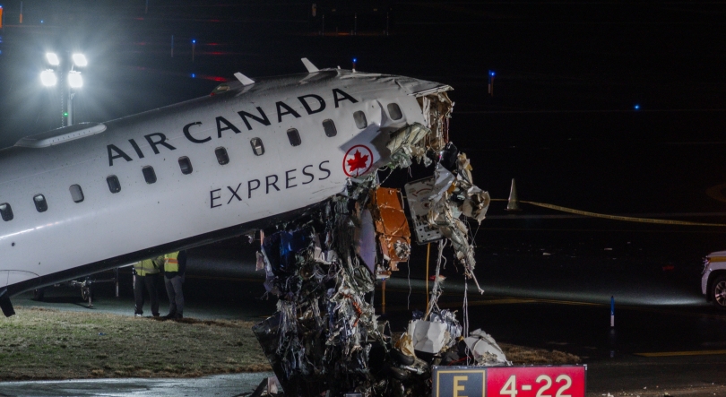 Imagem de Piloto e copiloto morrem na sequência da colisão em aeroporto de Nova Iorque