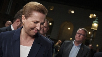 Imagem de Primeira-ministra dinamarquesa formaliza demissão e rei vai receber partidos