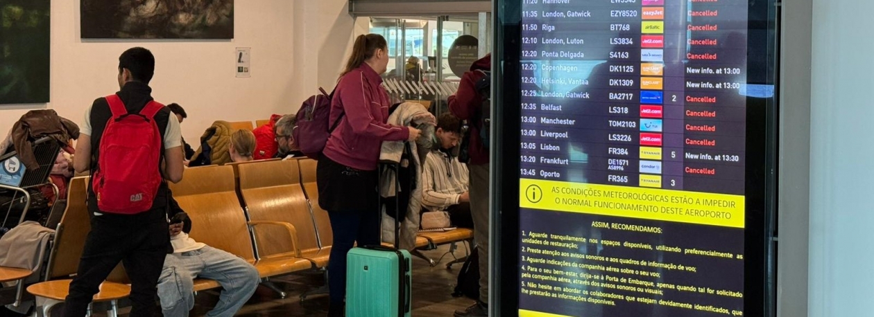 Imagem de Vento deixa milhares de passageiros em terra (vídeo)