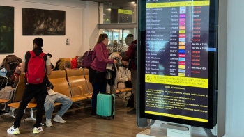 Imagem de Vento deixa milhares de passageiros em terra (vídeo)