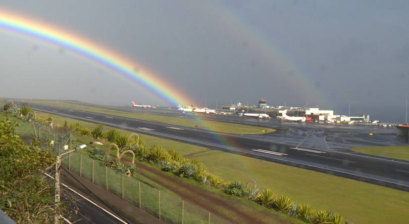 Imagem de Centrais fotovoltaicas cobrem 25% das necessidades dos dois aeroportos da Madeira