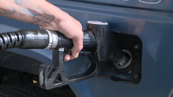 Imagem de Condutores correm às bombas de gasolina (vídeo)