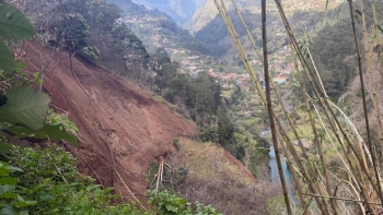 Imagem de Família aconselhada a sair de casa (vídeo)