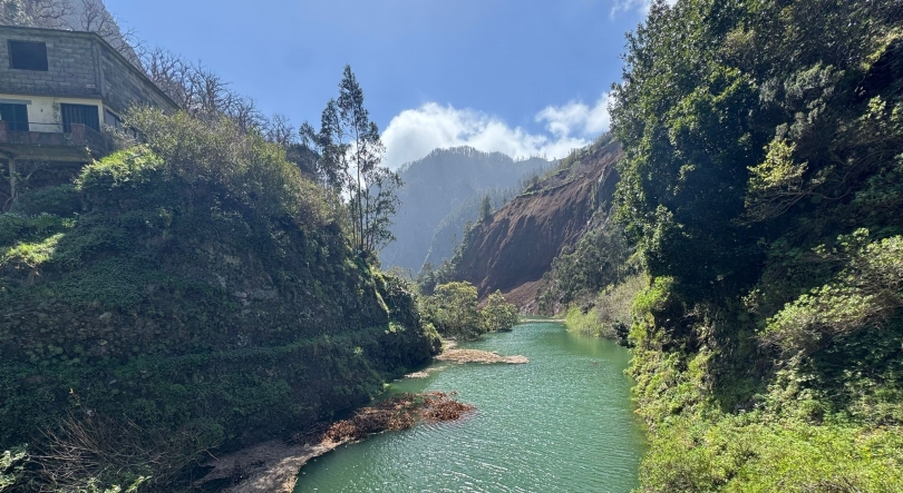 Imagem de Família pode ser retirada de casa devido a grande derrocada na Madeira