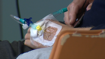 Imagem de Doentes oncológicos adiam tratamento para evitar corte no salário (vídeo)