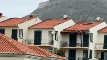 Imagem de Seguro acompanha situação no Porto Santo e lamenta danos