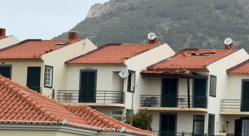 Imagem de Seguro acompanha situação no Porto Santo e lamenta danos