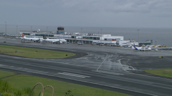 Imagem de Vento forte volta a causar cancelamentos no Aeroporto da Madeira