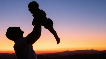 Imagem de Papel do pai tem mudado ao longo dos anos (vídeo)