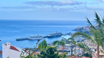 Imagem de Viking Mars e Wind Star fazem escala na Madeira