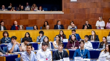 Imagem de ‘Parlamento Jovem’ debateu ‘literacia financeira’ (vídeo)