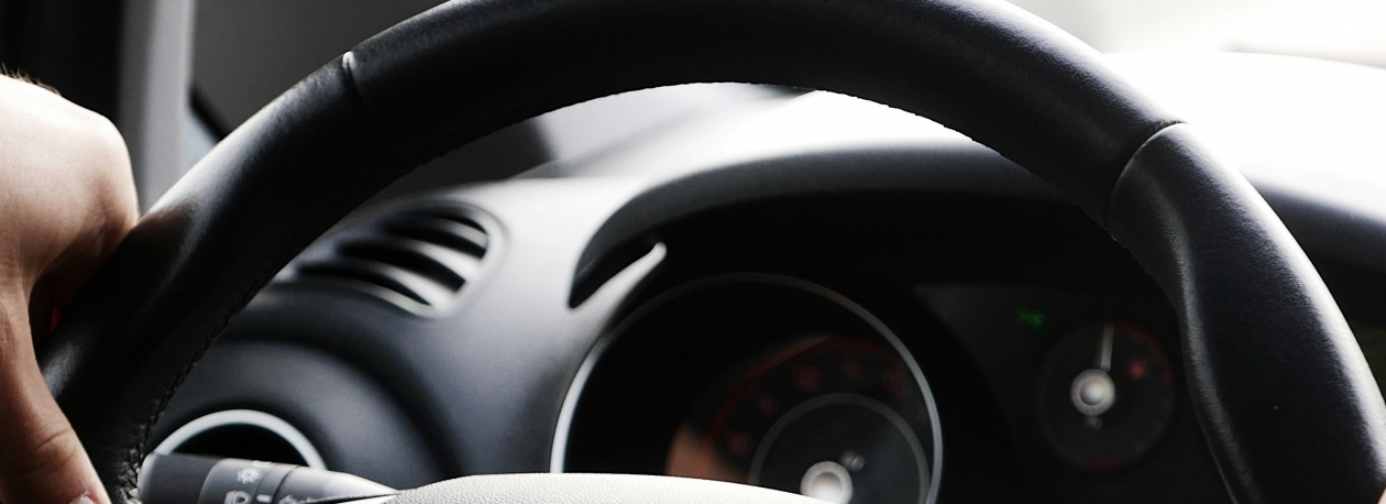 Imagem de Turistas continuam sem folhetos com regras de trânsito nas rent-a-car (áudio)