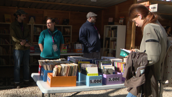 Imagem de Presença das escolas tem sido determinante para a Feira do Livro (vídeo)