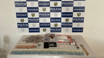 Imagem de Detido por tráfico de droga fica em prisão preventiva