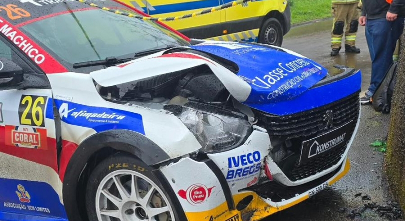 Imagem de Ivo Sardinha levado para o hospital na última classificativa de Santana