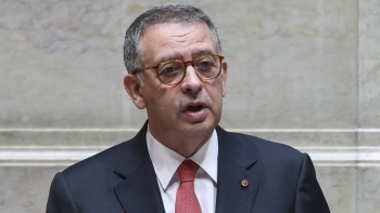 Imagem de “Frustração que muitos dos portugueses sentem não é a da Constituição, mas é do seu incumprimento”