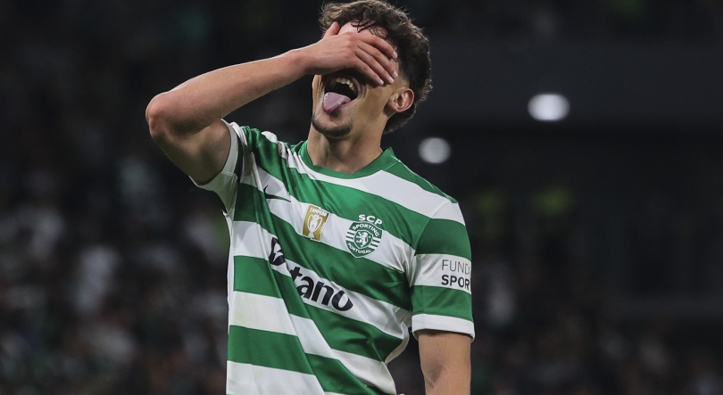 Imagem de Sporting vence após reviravolta e fica provisoriamente a quatro pontos do Porto