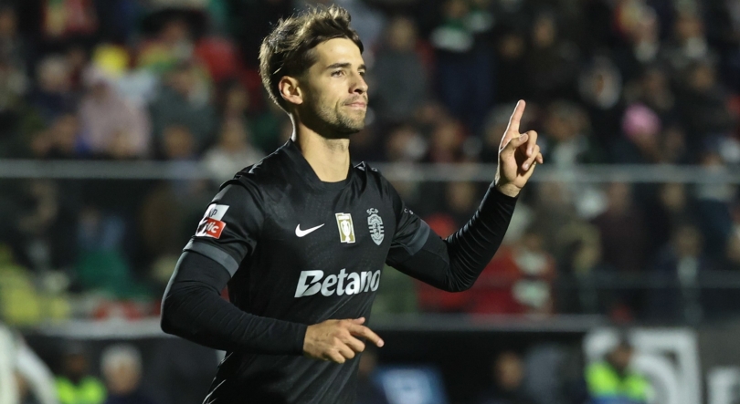 Imagem de Sporting sai da Amadora com três pontos