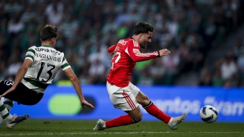 Imagem de Benfica vence dérbi nos descontos e relança luta pelo 2.ºlugar