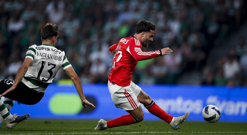 Imagem de Benfica vence dérbi nos descontos e relança luta pelo 2.ºlugar