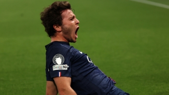 Imagem de ‘Hino ao futebol’ com nove golos acaba com vitória do PSG