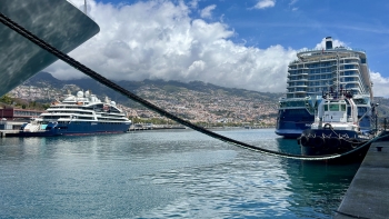Imagem de Porto do Funchal com três navios esta sexta-feira