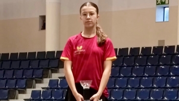 Imagem de Leonor Ascenço vence de direta