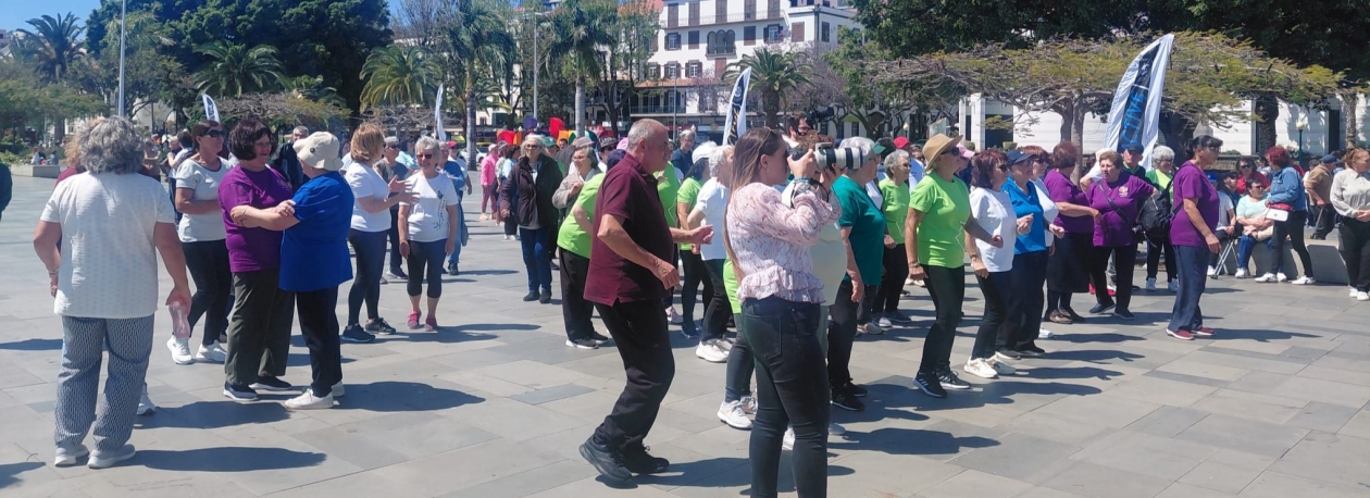 Imagem de Mega aula de ginástica na Praça do Povo (áudio)