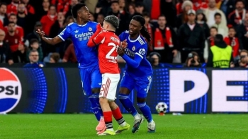 Imagem de IFAB aprova cartão vermelho para jogadores que tapem a boca