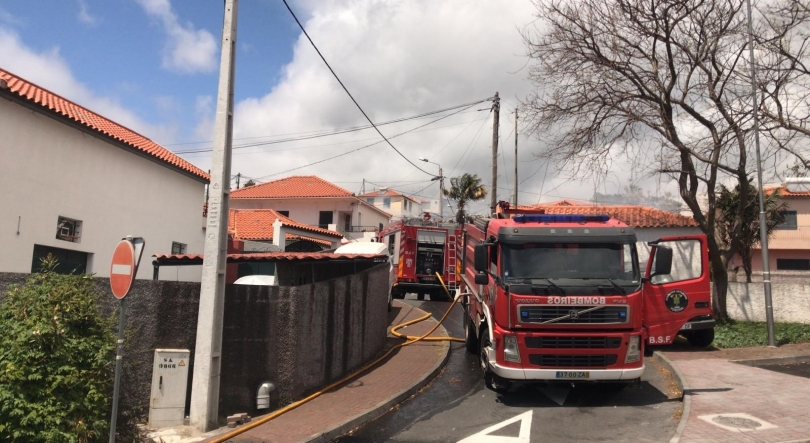 Imagem de Bombeiros tomam conta da situação (Fotos)