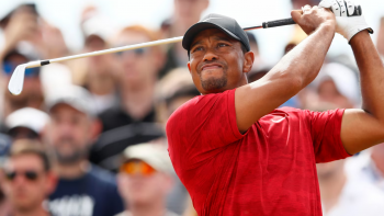 Imagem de Tiger Woods afasta-se das competições após detenção na Florida