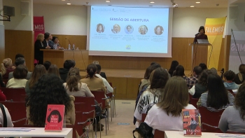 Imagem de Biblioteca infantojuvenil dá a conhecer projeto dedicado a crianças surdas (vídeo)