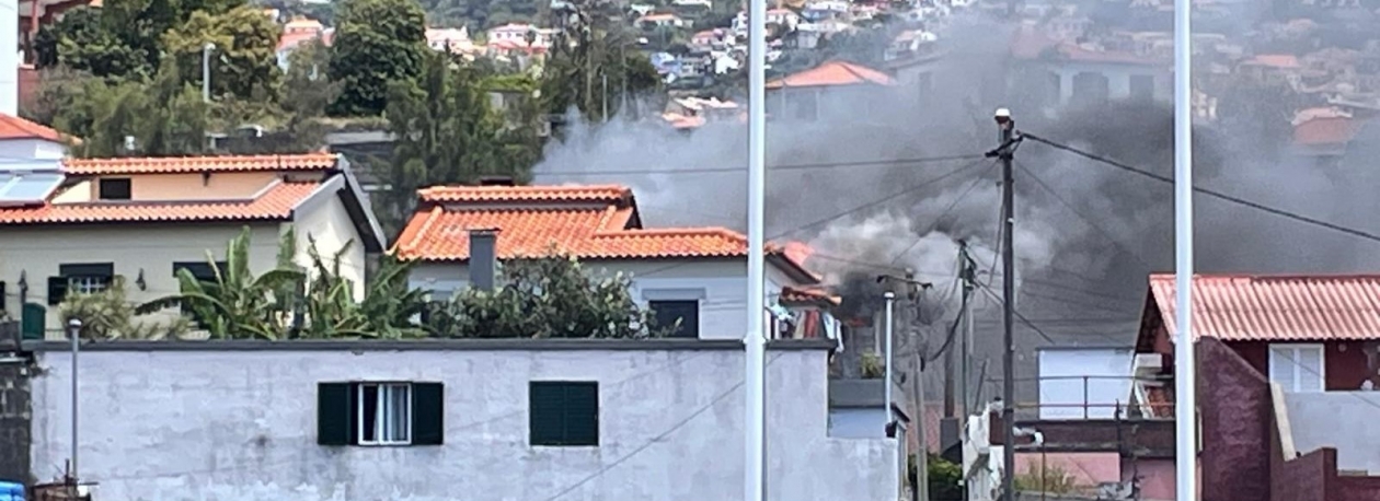Imagem de Incêndio em habitação gera aparato em Santo António (vídeo)