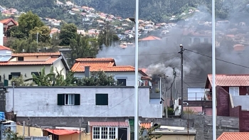 Imagem de Incêndio em habitação gera aparato em Santo António (vídeo)