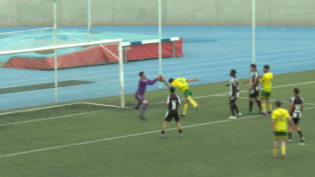 Imagem de Câmara de Lobos empata com Nacional em jogo polémico (vídeo)