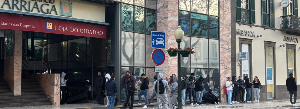 Imagem de Imigrantes madrugam à porta da AIMA para serem atendidos (áudio)