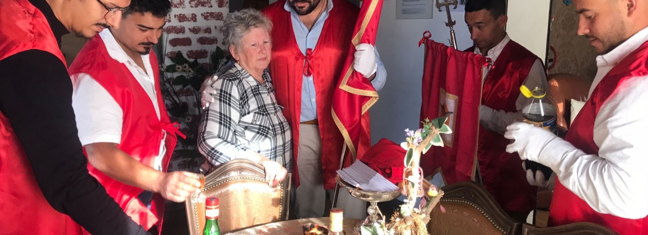 Imagem de Camacha já recebe as insígnias do Espírito Santo (vídeo)