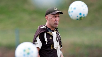 Imagem de Flamengo sofre primeira derrota com Leonardo Jardim