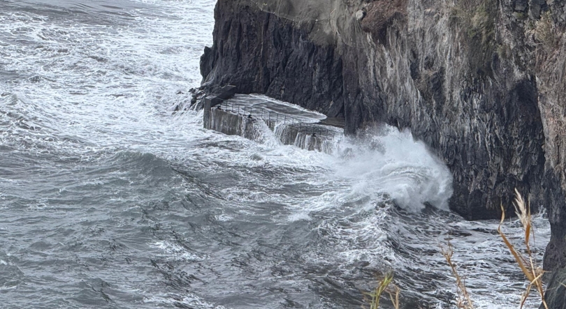 Imagem de Capitania do Funchal prolonga avisos de mau tempo até quinta-feira