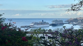 Imagem de Dia movimentado no Porto do Funchal