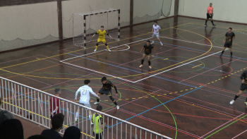 Imagem de Porto Moniz venceu Universitário por 7-6 (vídeo)