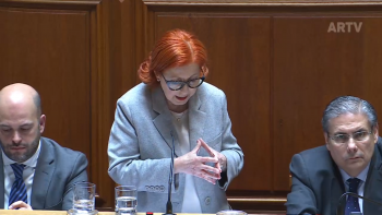 Imagem de Graça Carvalho afasta cenário de rotura (vídeo)